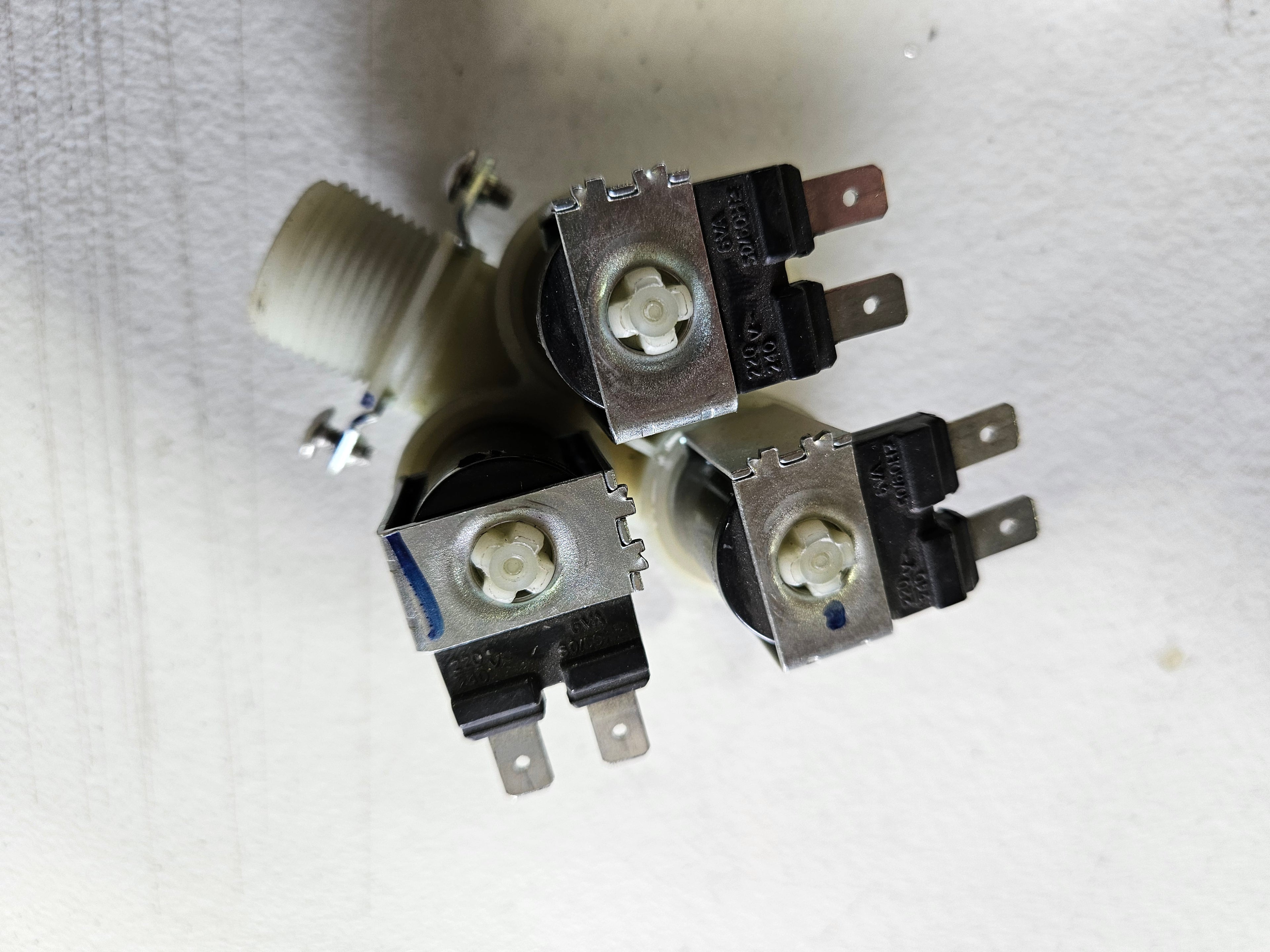 Water valve, Plastic, 3 way, 220v  (DQ0405)